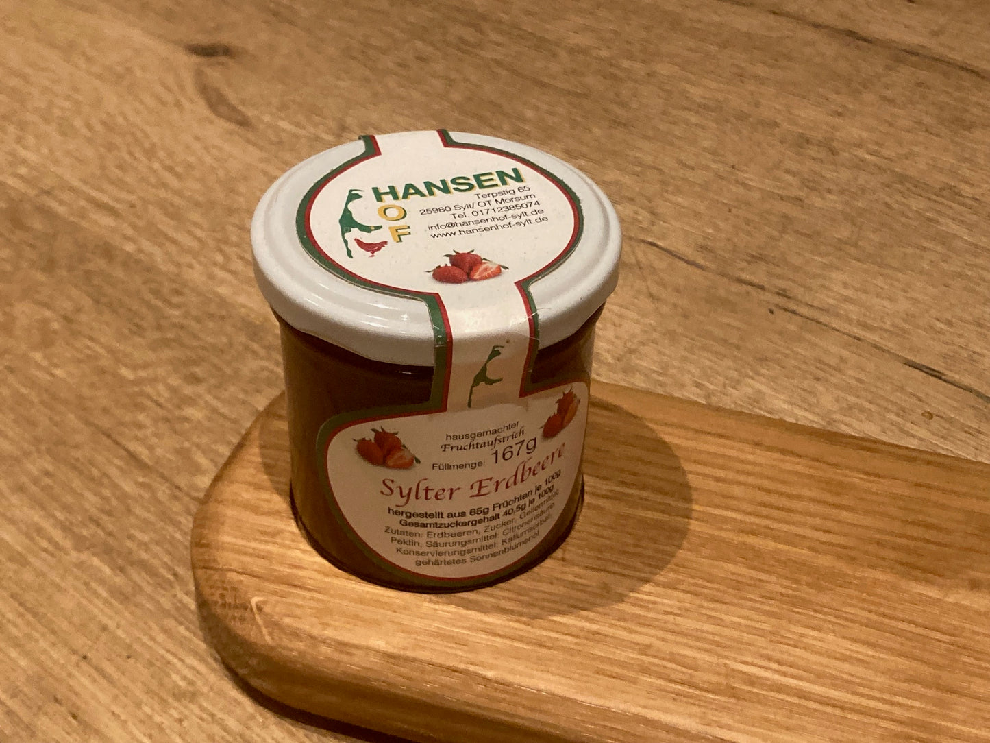 Servierbrett aus Eiche mit Fruchtaufstrich "Erdbeer" und "Himbeer" vom Hansenhof Sylt!