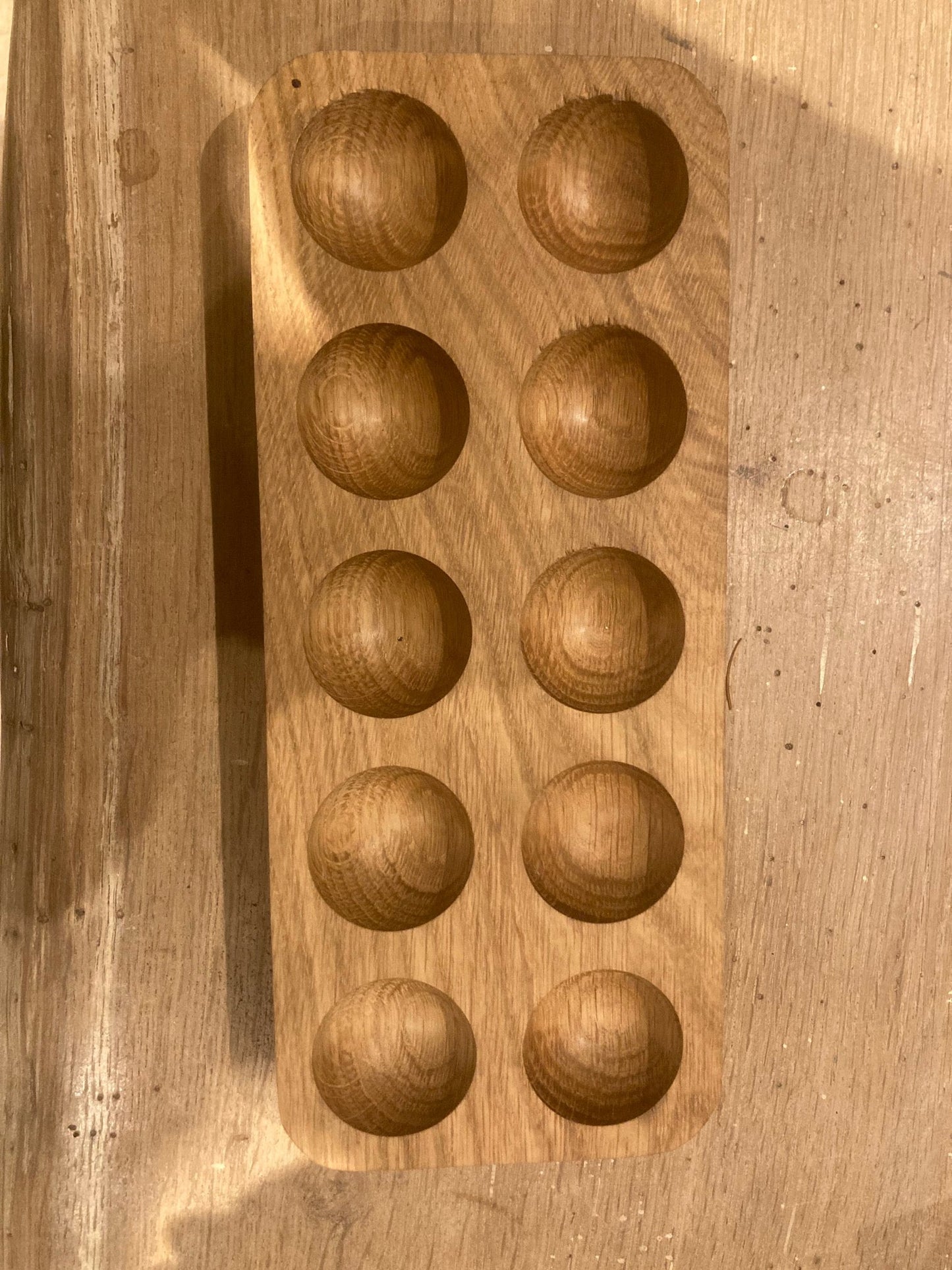 Eierhalter, Eiertablett, Servierbrett aus natürlicher Eiche für 10 Eier