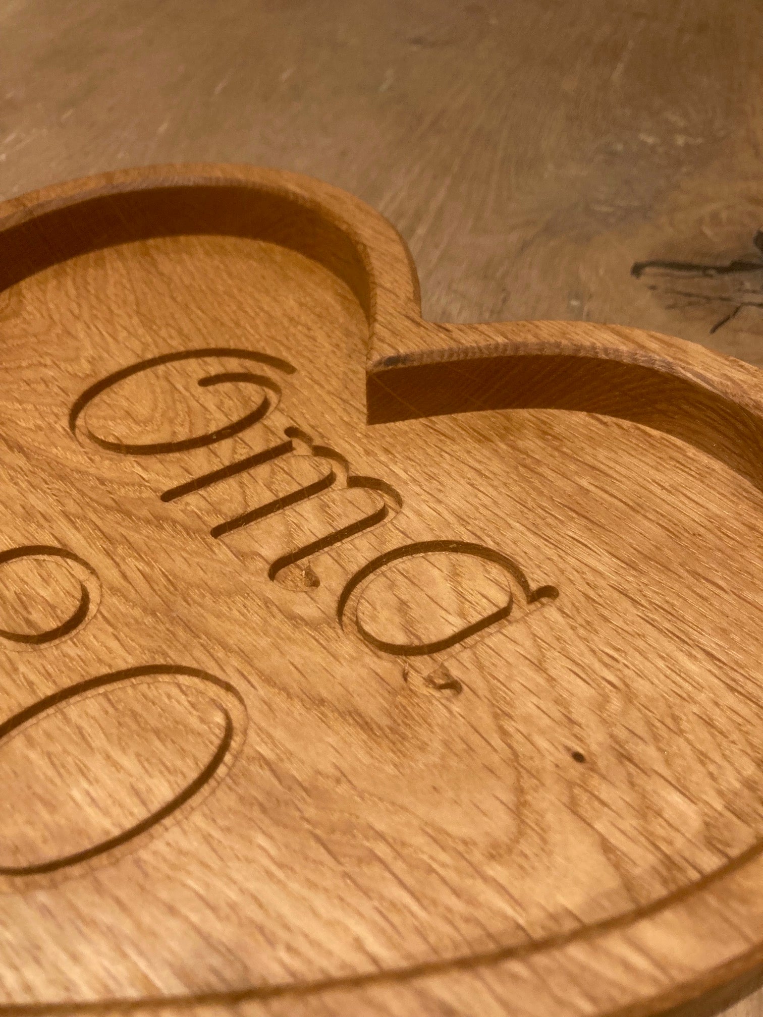 Herzschale 20x20x3 cm und individueller Gravur, Eiche