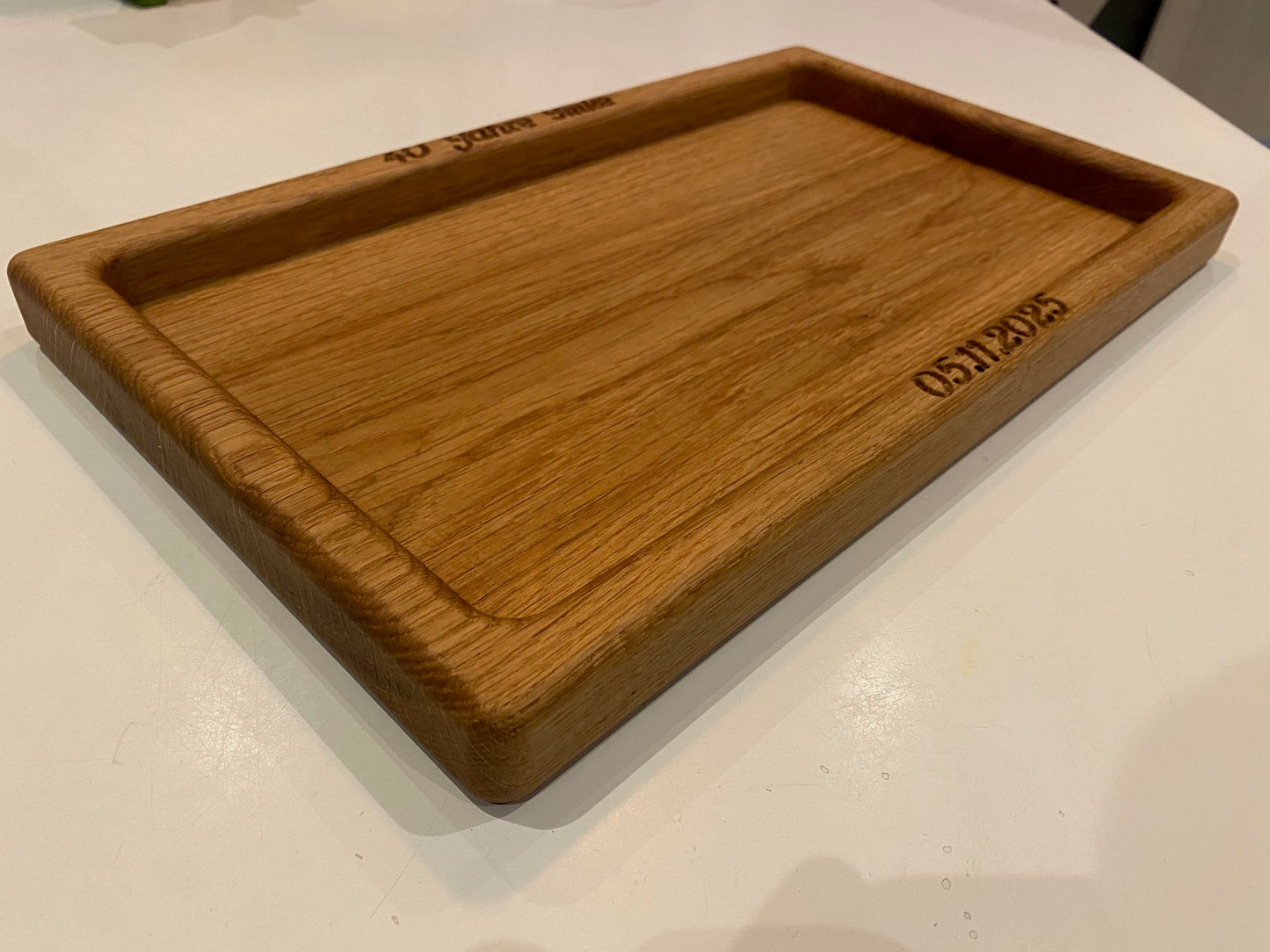 Schale mit individueller Fräsung, Holzschale mit Namen, Sevierbtrett, Dekobrett