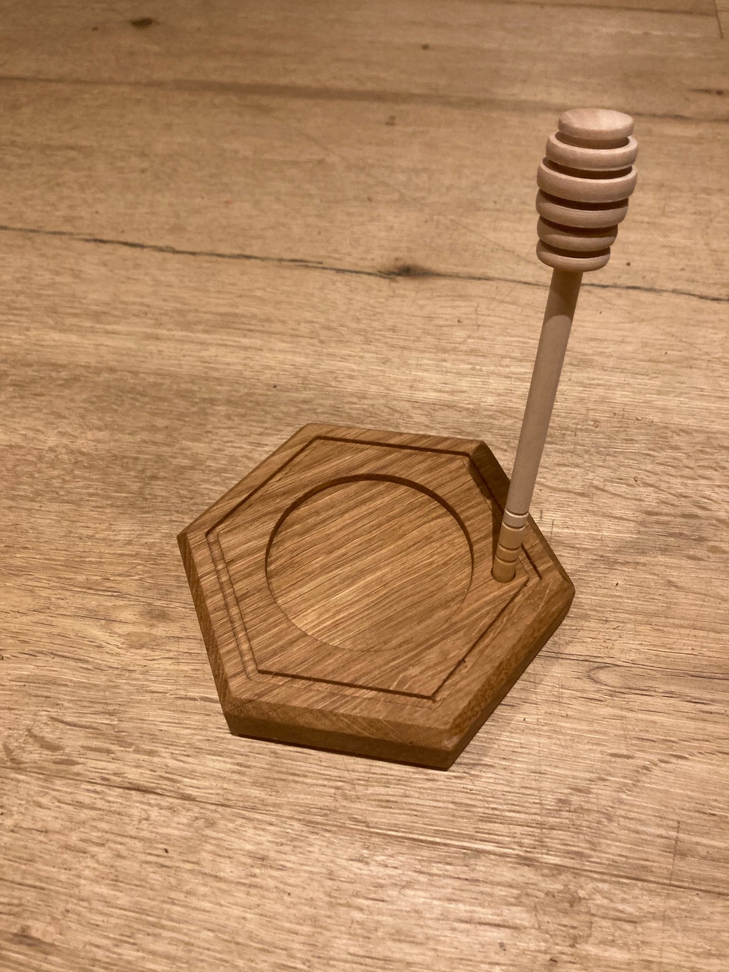 Servierbrett Honig aus Eiche, Honigbrett, Holzwabe, Honigwabe mit Honiglöffel