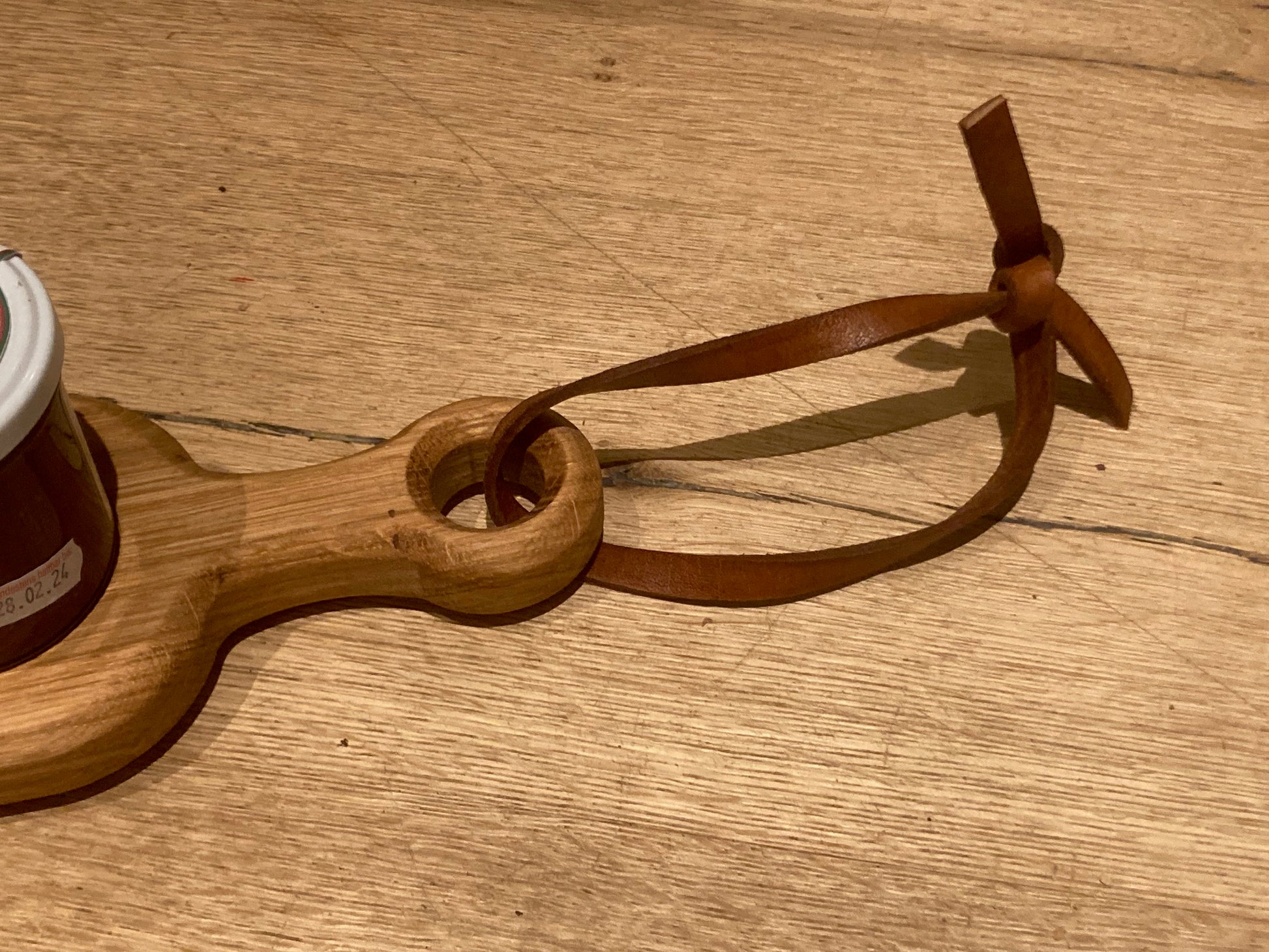 Servierbrett aus Eiche mit Fruchtaufstrich "Erdbeer" und "Himbeer" vom Hansenhof Sylt!