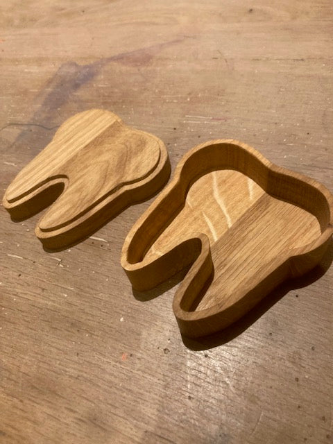 Zahndose, Aufbewahrungsdose Milchzähne, Eiche, gefräst, Sammeldose